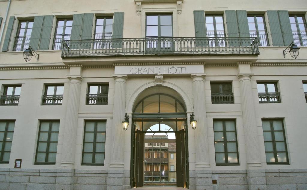 Grand Hotel De Castres Кастр Екстериор снимка