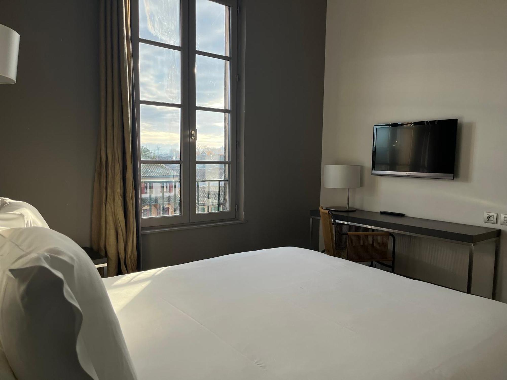 Grand Hotel De Castres Кастр Екстериор снимка
